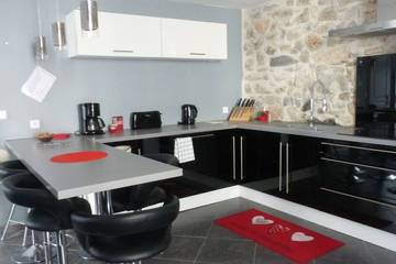 Gîte pour 10 personnes, avec balcon et jacuzzi à Saint-Remèze