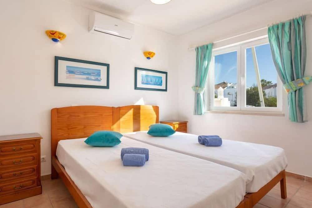 Villa Blue Ocean in Guia, Faro Distrikt