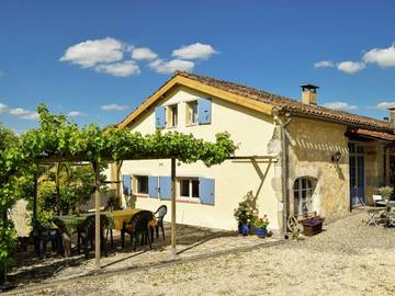 Gîte pour 4 personnes, avec jardin ainsi que piscine et terrasse à Saint-Eutrope-de-Born