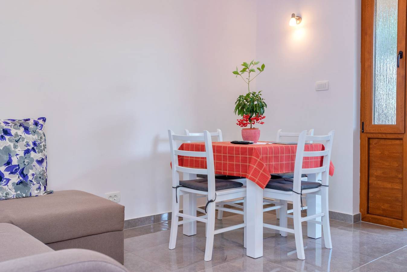 Apartamento vacacional entero, Apartment Sleeps 4 with Patio & Grill in Stari Grad, Hvar (isla)