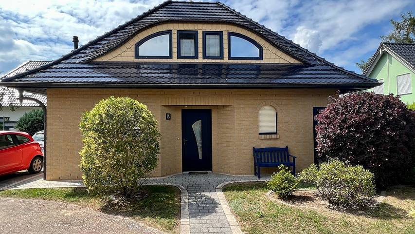 Ferienhaus für 4 Personen, mit Whirlpool und Garten sowie Terrasse und Sauna in Göhren-Lebbin