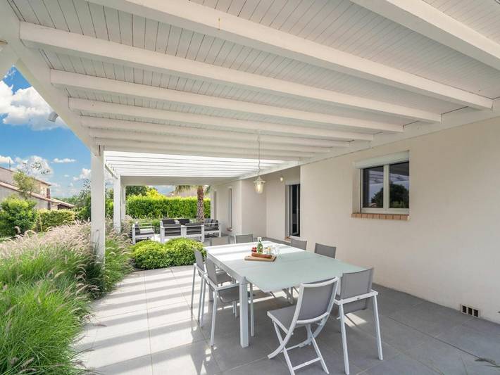 Location de vacances pour 6 personnes, avec jardin ainsi que terrasse et piscine à Saint-Geniès-de-Fontedit - 3