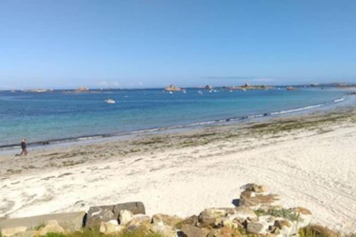 Location de vacances pour 6 personnes, avec jardin et jacuzzi, animaux acceptés dans Plage Du Billou Santec - 3