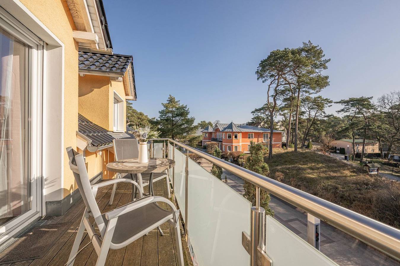 Appartement entier, Moderne Ferienwohnung in Trassenheide mit Balkon, nur 150 m vom Strand entfernt in Trassenheide, Usedomer Norden