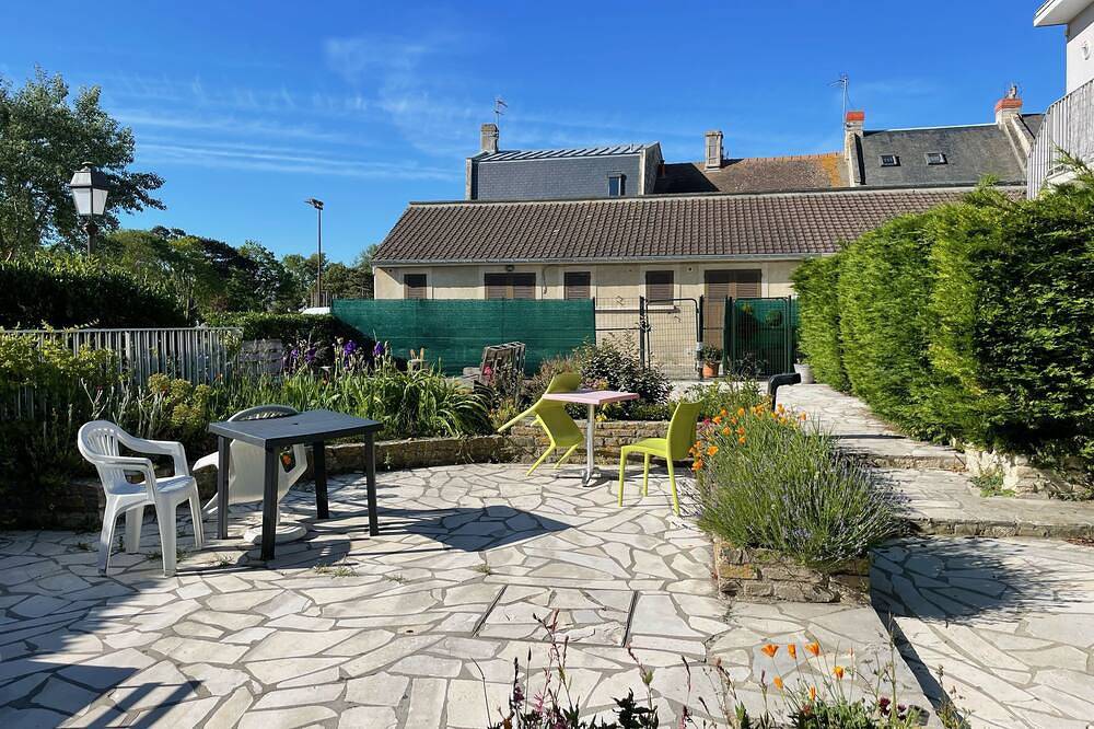 Appartement entier, Appartement La Vigie - 30 m de la mer, petite vue mer in Saint-Aubin-sur-Mer (Calvados), Région de Caen