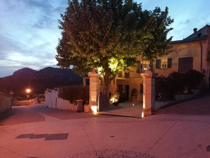 Gîte pour 4 personnes, avec Terrasse et Jardin ainsi que Piscine et Vue à Le Barroux - 2