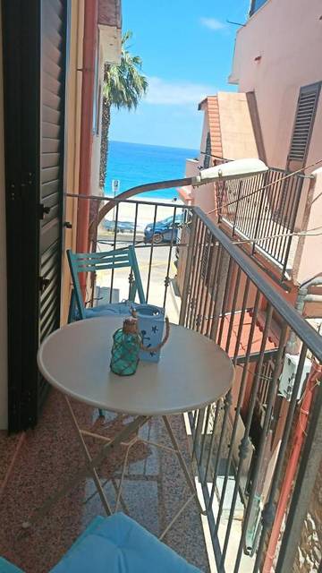Gîte pour 2 personnes, avec balcon et vue, animaux acceptés à Scilla