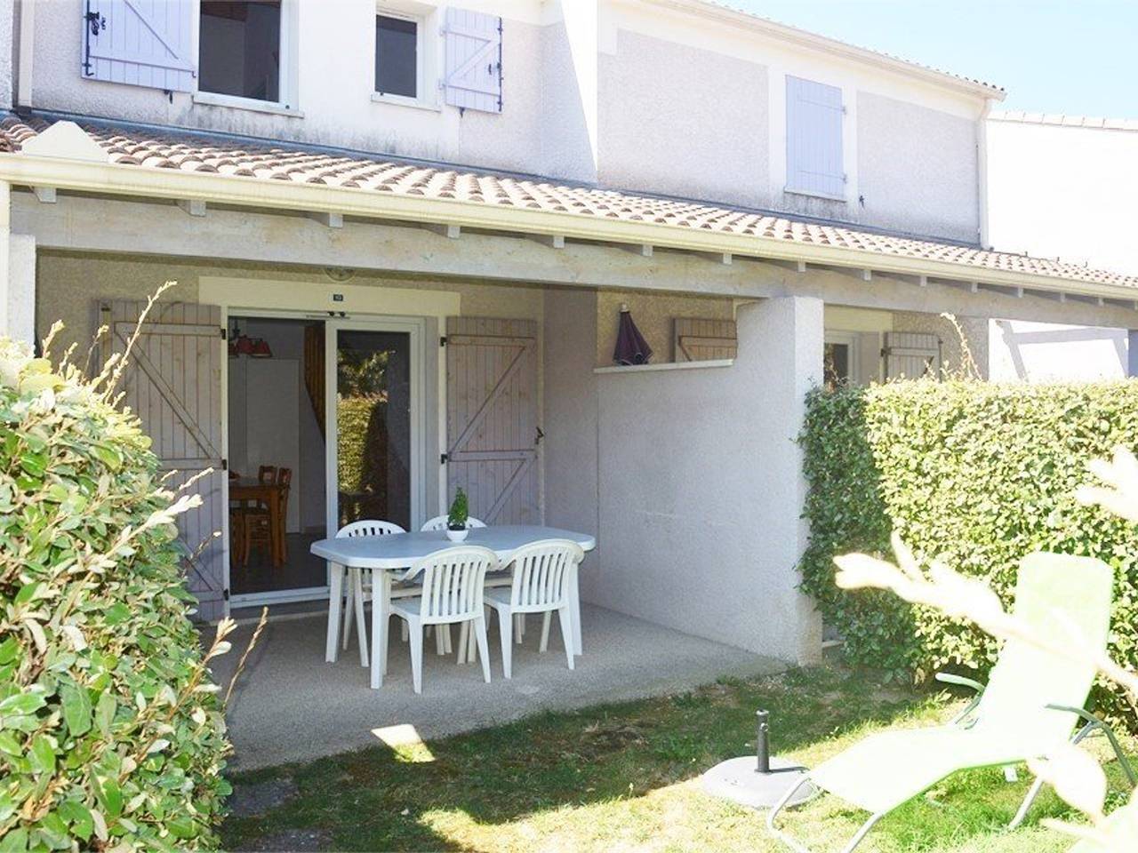 Maison duplex avec terrasse pour 6 pers, piscine chauffée, clim et équipements bébé in Vallon-Pont-d'Arc, Gorges de l’Ardèche