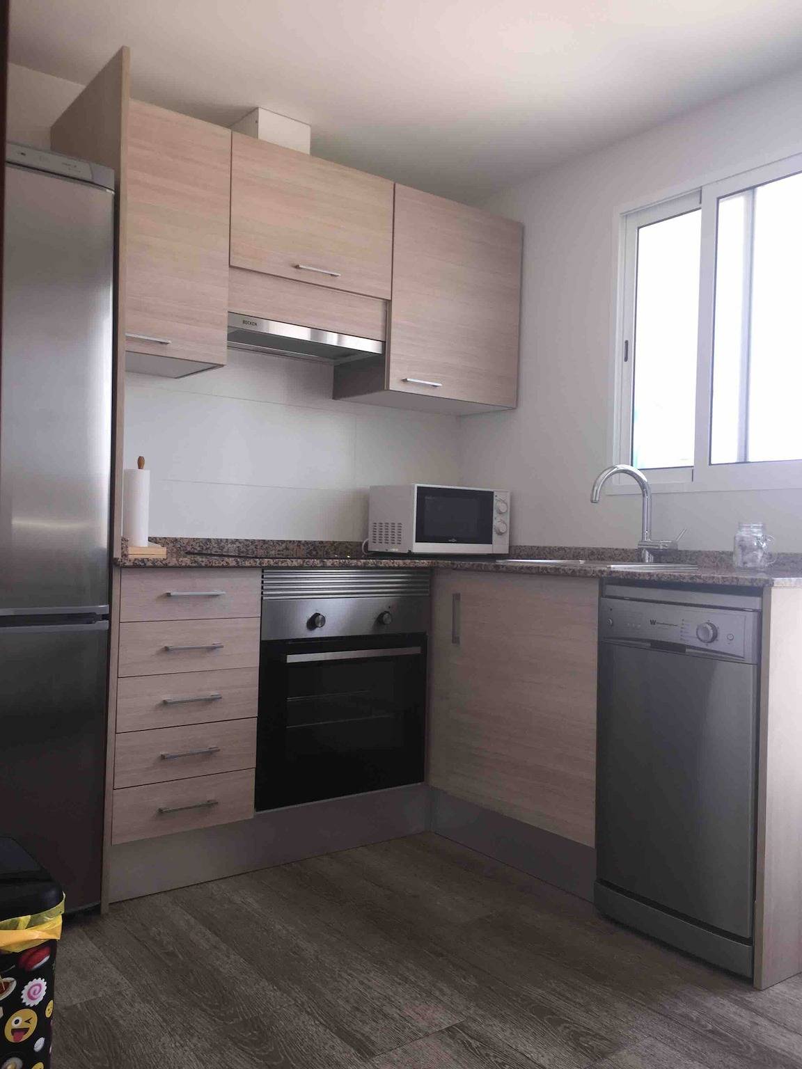 Apartamento entero, Casa Vacacional a 5 Minutos del Centro de Valencia con Balcón, Wi-Fi y Aire Acondicionado in Benetúser, Costa de Valencia