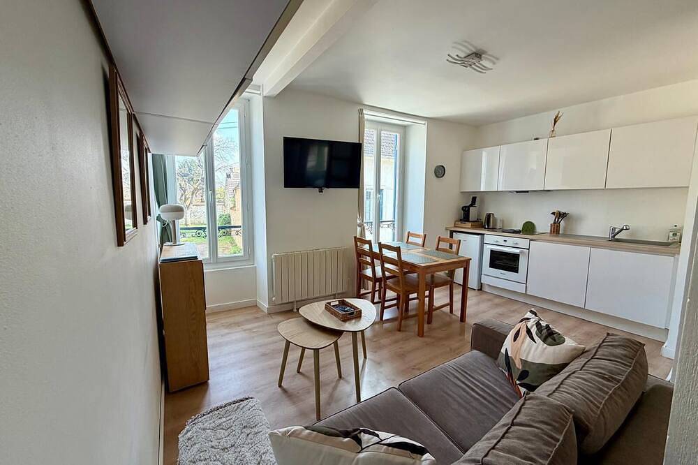 Entire apartment, Le Petit Milly in Milly-la-Forêt, Parc naturel régional du Gâtinais français
