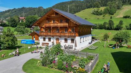 Ferienwohnung für 5 Personen, mit Sauna und Ausblick sowie Garten in Schladming