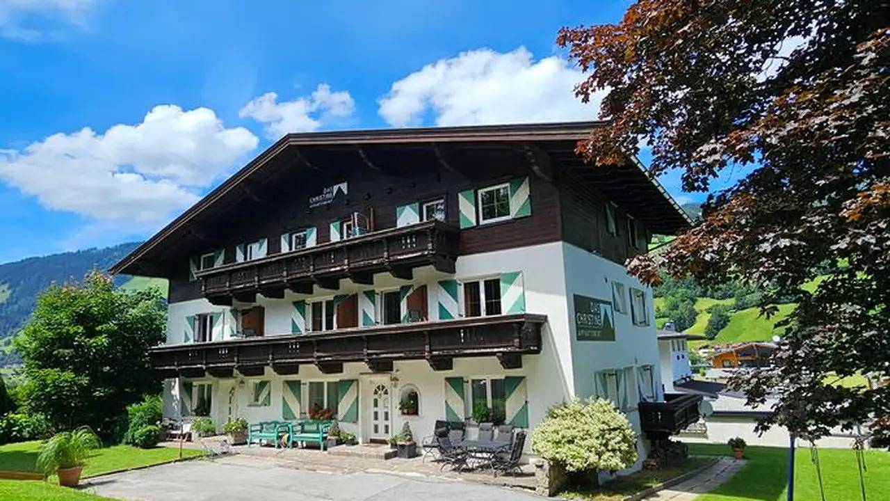 Geheel vakantieappartement, Vakantieappartement voor 4 personen met balkon in Brixen im Thale, Kaisergebirge