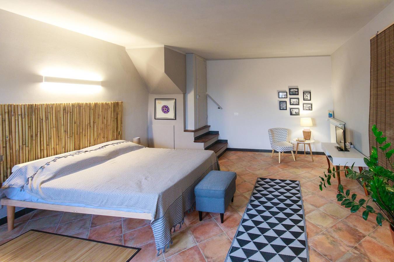 Ganze Wohnung, Apartment 'Gipsy Rose - Pink Rose' mit Bergblick, Gemeinschaftsgarten und Wlan in Sarzana, Naturpark Montemarcello-Magra-Vara