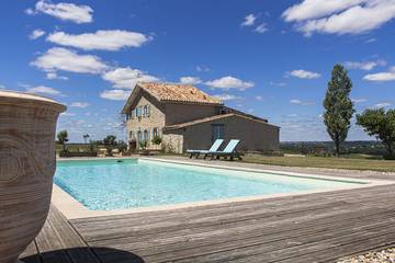 Location de vacances pour 4 personnes, avec jardin et balcon à Moncrabeau