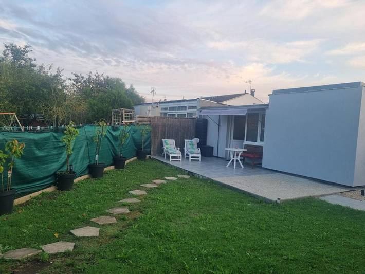 Location de vacances pour 2 personnes, avec vue et jardin dans Roissy-en-Brie