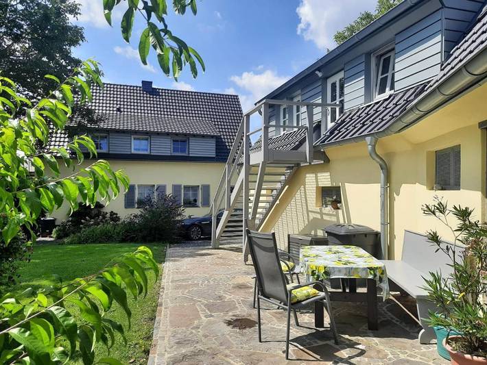 Ferienwohnung für 2 Personen, mit Terrasse und Garten sowie Ausblick in Hennef - 2
