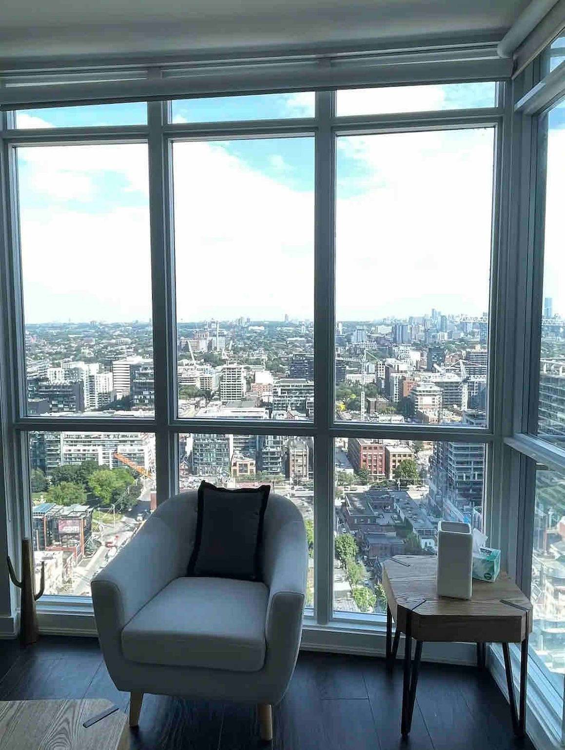 Geheel vakantieappartement, Free underground parking 5 minutes to Cn Tower in Toronto, Ontariomeer (Kanada)