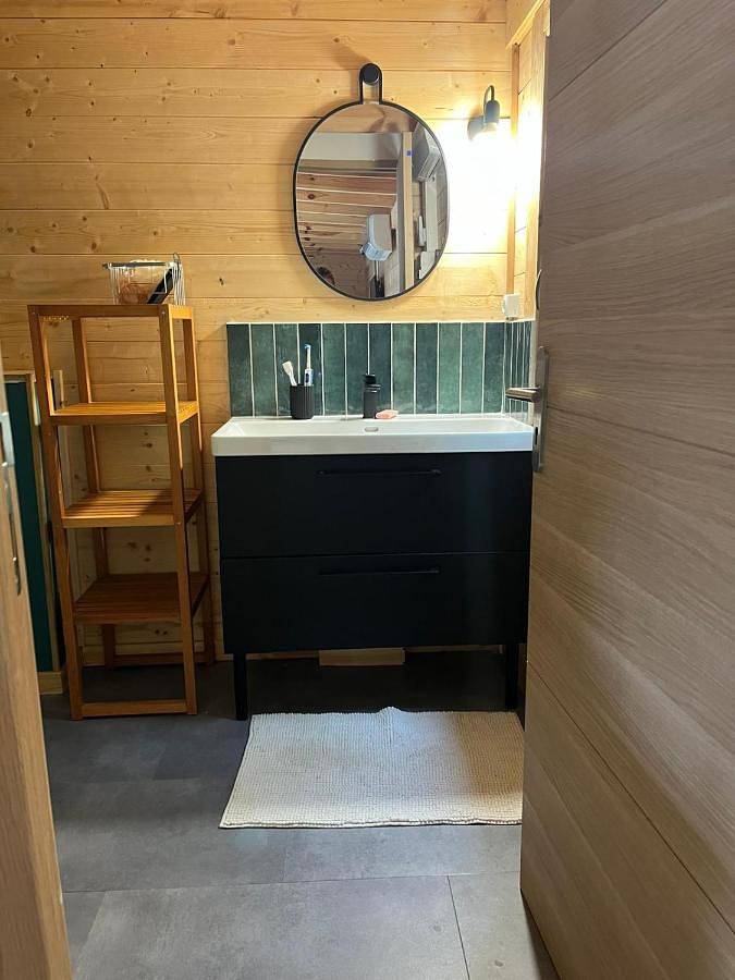 Location de vacances pour 2 personnes, avec terrasse et piscine ainsi que vue et jardin à Montbazin - 2