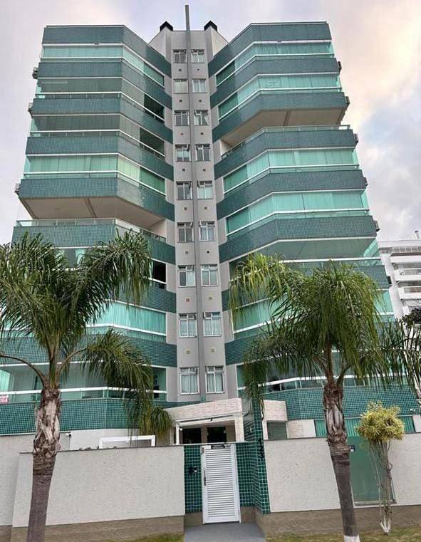 Casas e apartamentos de temporada para 6 pessoas, com jardim e piscina infantil e ainda piscina and vista, com animais de estimação em Governador Celso Ramos