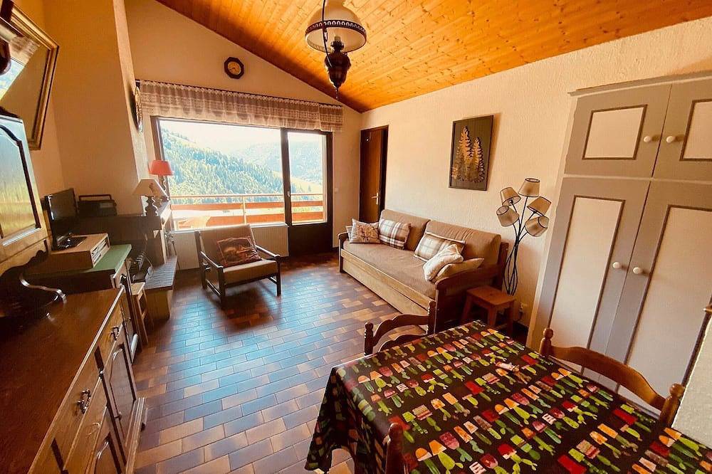 Ganze Wohnung, 2-Zimmer-Kabine ohne Anspruch mit Balkon und Parkplatz in La Clusaz, Annecy und Umgebung
