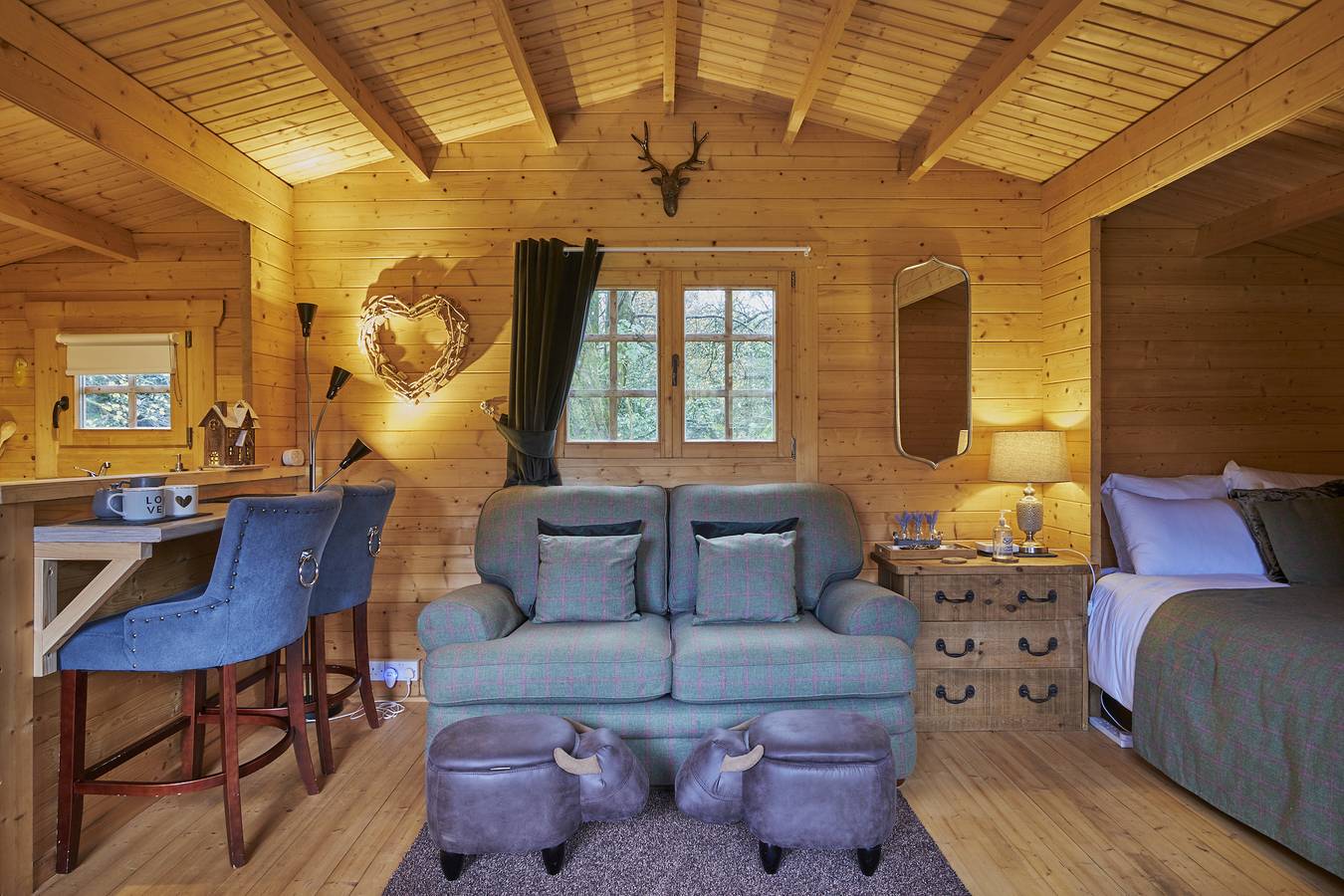 1-Bed Cabin, 2 adults, Wood Burning Hot Tub & Fire in South Lanarkshire
