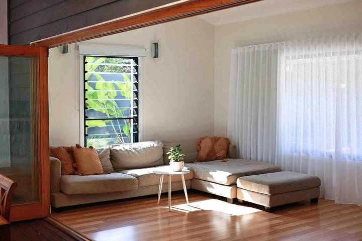 Holiday home for 6 people, with pool and garden, with pets in Byron Bay