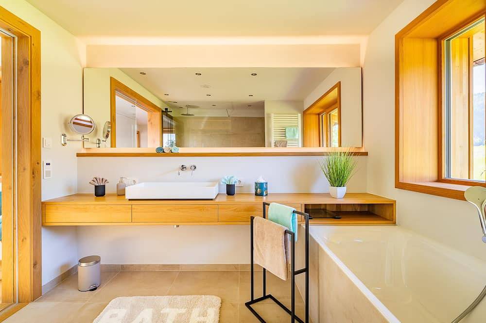 Chalet im Winkl, ca 200qm mit Balkon und Terrasse, für bis zu 7 Personen in Reit im Winkl, Bayerische Alpen