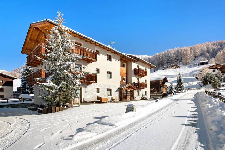 Appartamento intero, Appartamento 'Al Bait Da Marangona 2' con vista sulle montagne, giardino in comune e Wi-Fi in Livigno (Borgo), Livigno