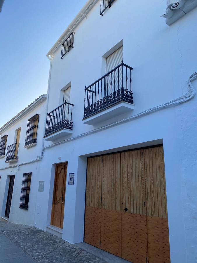 Location de vacances pour 12 personnes, avec piscine ainsi que balcon et vue à Zuheros - 2