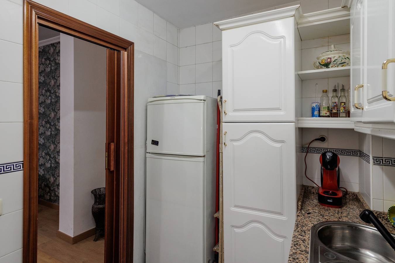 Apartamento inteiro, Apartamento 'Juderia Center Premium Suites Free' com Varanda, Wi-Fi e Ar Condicionado in Casco Antiguo, Sevilha