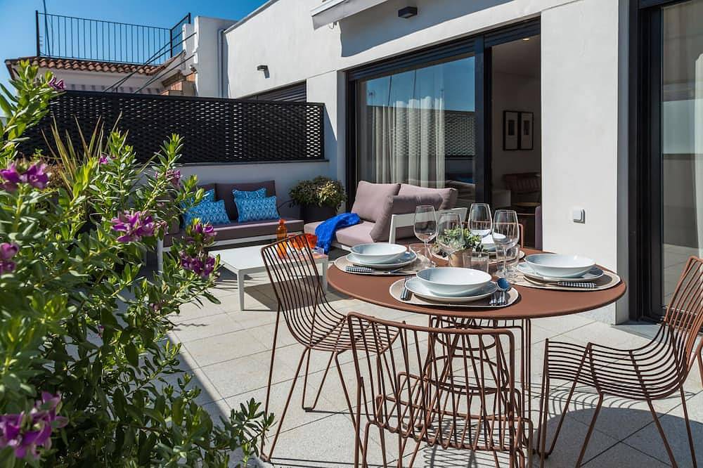 Ganze Wohnung, Sonniges Apartment mit Terrasse mit Blick auf die Giralda, ideal für 3 Personen in Casco Antiguo, Sevilla