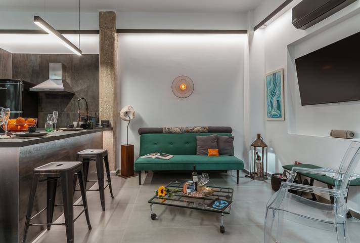 Holiday rental for 2 people, with garden in Syros