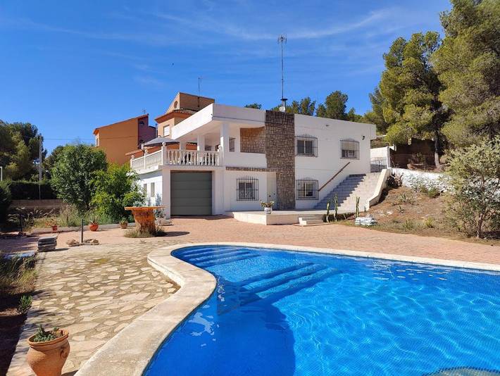Casa rural para 12 personas, con piscina además de vistas y jardín en Campo de Turia - 2
