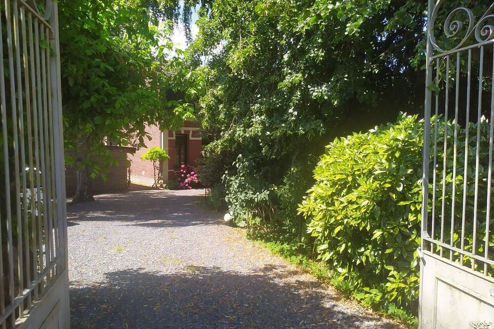 Artists' studio : \"La Villa Saint Ghislain\" : \"Ginko\" Studio in Thivencelle, Valenciennes und Umgebung