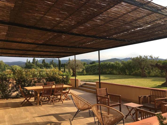 Location de vacances pour 11 personnes, avec Terrasse ainsi que Jardin et Vue à Camélas