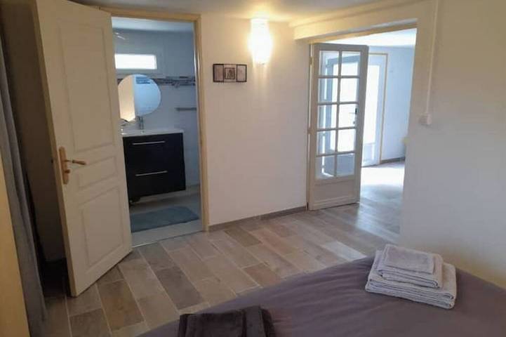 Gîte pour 4 personnes, avec jardin et terrasse à Coutras - 2