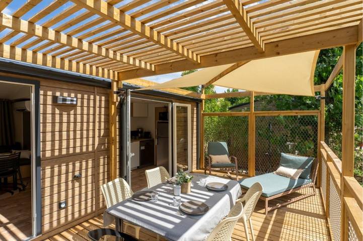 Camping für 4 Personen, mit Pool und Terrasse sowie Garten, kinderfreundlich in Frejus - 2