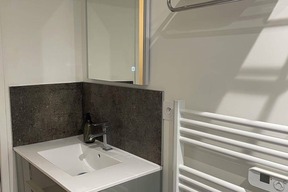 Appartement entier, Appartement 1 chambre 2 personnes 2bis in Saint-Symphorien-d'Ozon, Lyon et ses environs