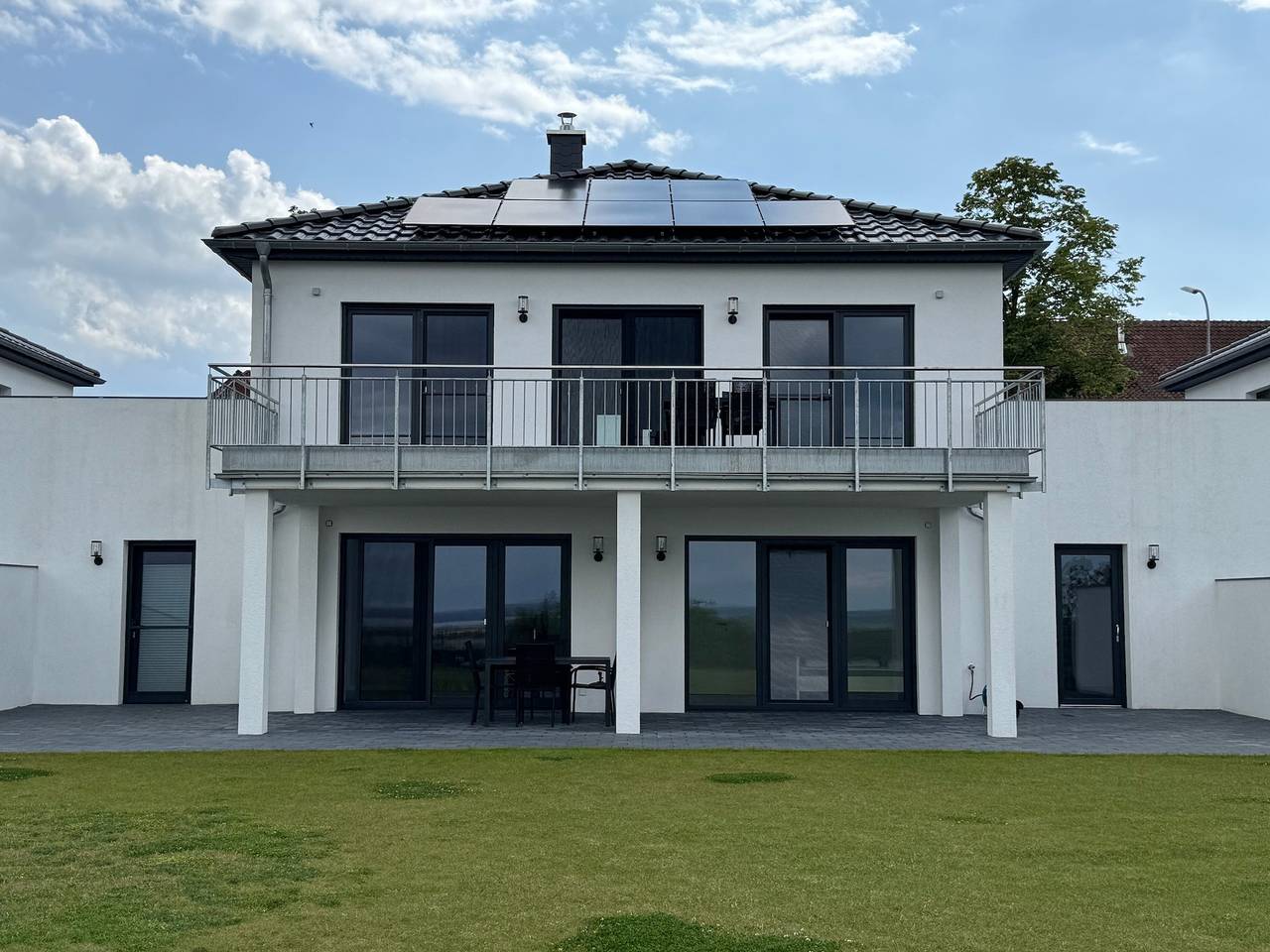 Ganze Wohnung, Ferienwohnung 'Meer' mit Seeblick, privater Terrasse und Wi-Fi in Wölpinghausen, Landkreis Schaumburg