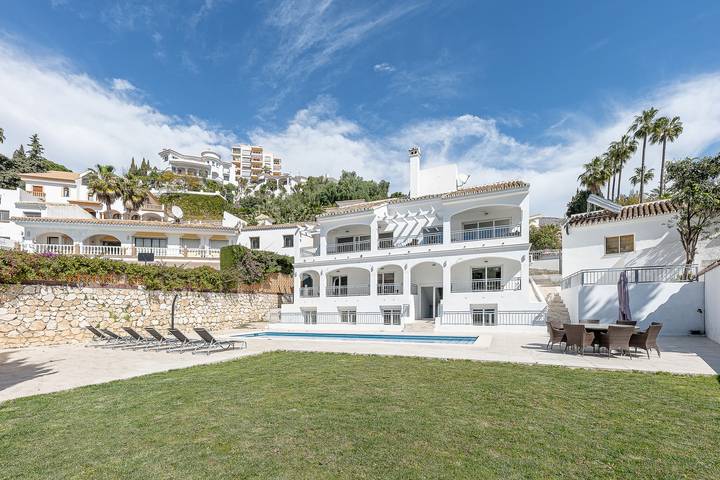 Villa for 12 people, with balcony and garden in Benalmádena