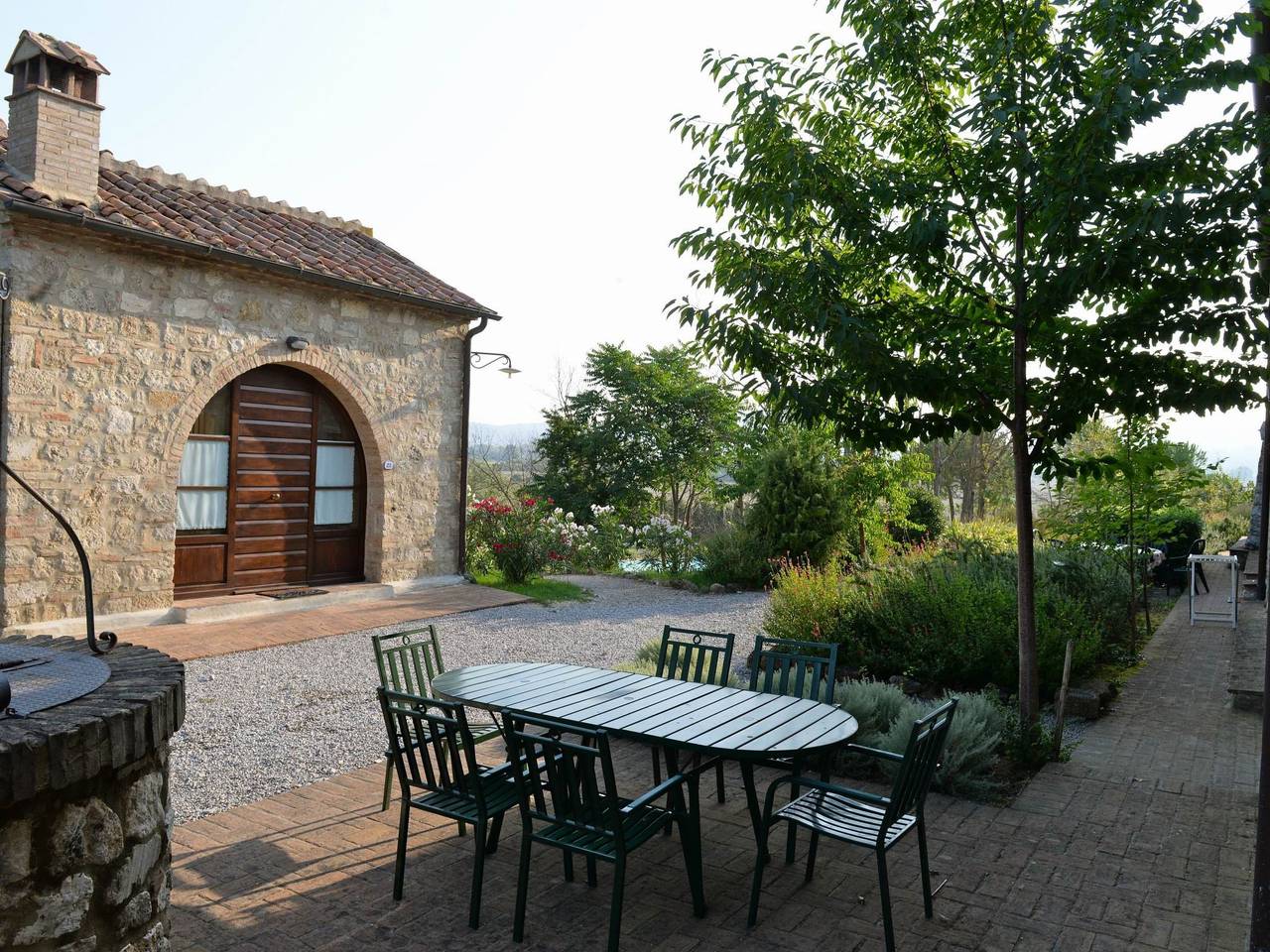 Ganze Wohnung, Beccanella' Wohnung mit Gemeinschaftspool in Asciano, Siena Provinz