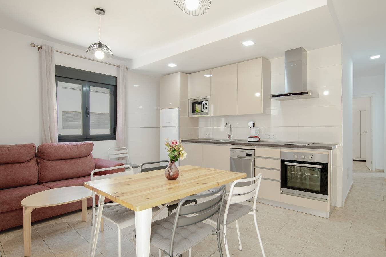 Apartamento entero, Apartamento 'Bellamar 4 Apartamento 2Dormitorios' con Wi-Fi y aire acondicionado in Playa Barbate, Barbate