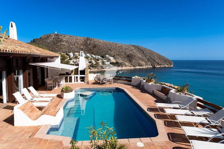 Casa de vacaciones para 8 personas, con Balcón y Terraza además de Jardín y Piscina en Teulada