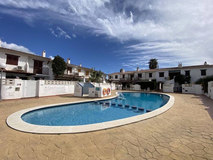 Th31 Acogedor Adosado con piscina y playa al lado in Platja dels Muntanyans (Torredembarra), Torredembarra