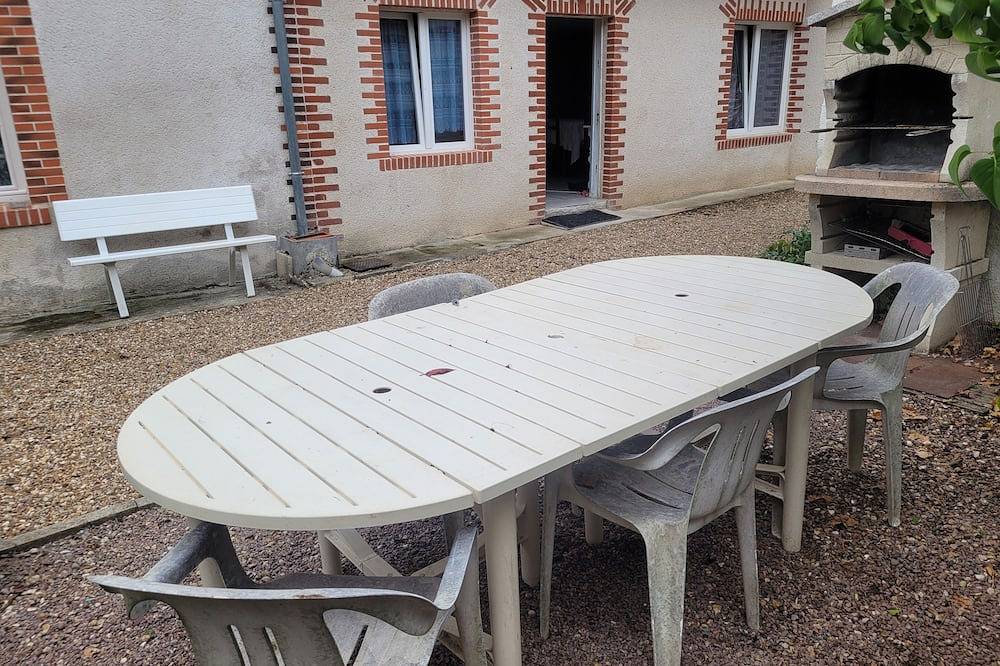 Gite chez Matos. Maison entière avec cour 6 pers. Animaux de compagnie acceptés in Cellettes, Région de Blois