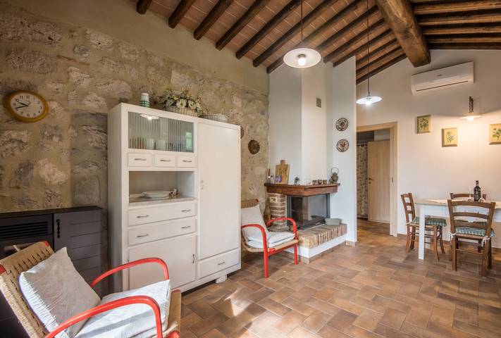 Ganze Wohnung, Ferienwohnung 'Appartamento Capannina' mit privatem Garten, Wlan und Klimaanlage in Lano, Colle di Val d'Elsa