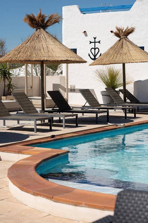 Hôtel pour 2 personnes, avec piscine ainsi que jardin et vue dans Bac du sauvage - 4