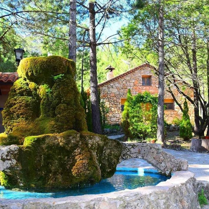 Casa de vacaciones para 2 personas, con vistas al lago y piscina además de vistas y jardín, Se admiten mascotas en Riópar