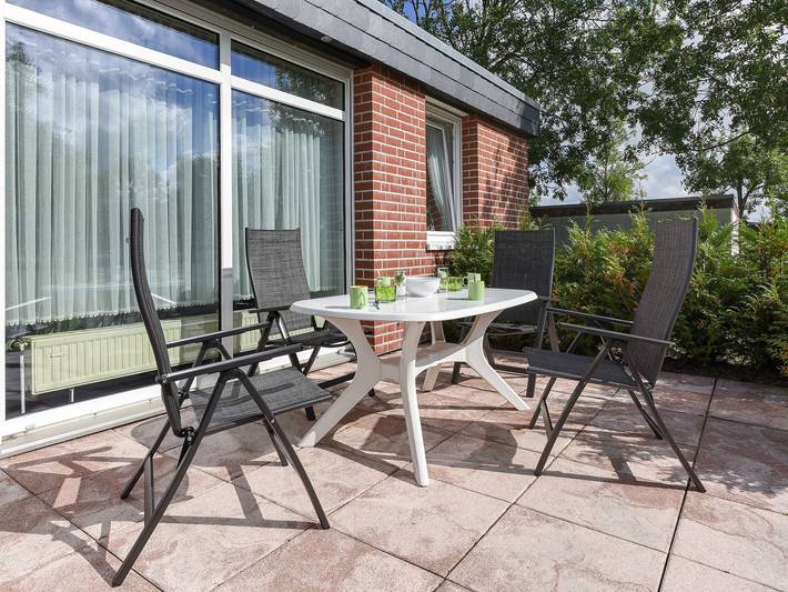 Bungalow für 4 Personen, mit Terrasse und Garten in Bensersiel - 2
