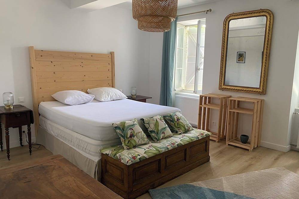 Maison de Maître in green surroundings with secure swimming pool in Saint-Félix-Lauragais, Lauragais